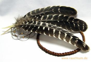 Räucherfeder von der Bronzepute 